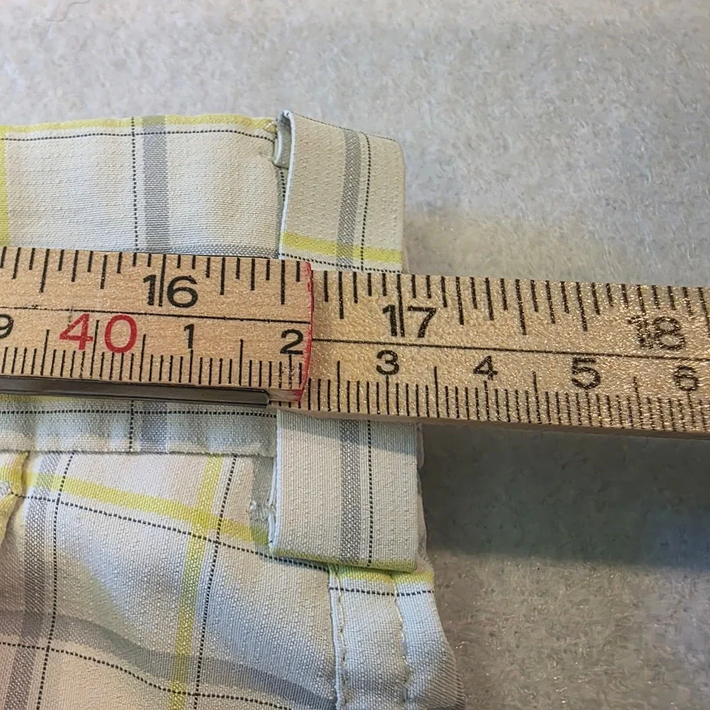 Nike Golf Dri-FIT Plaid Shorts Mens 33 White Grey Yellow 381268-100 Read